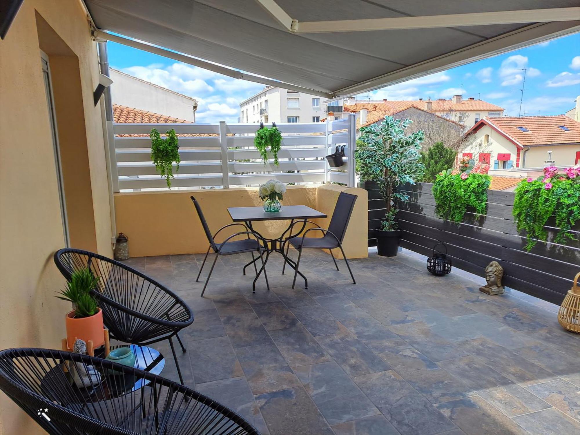 Apartment L